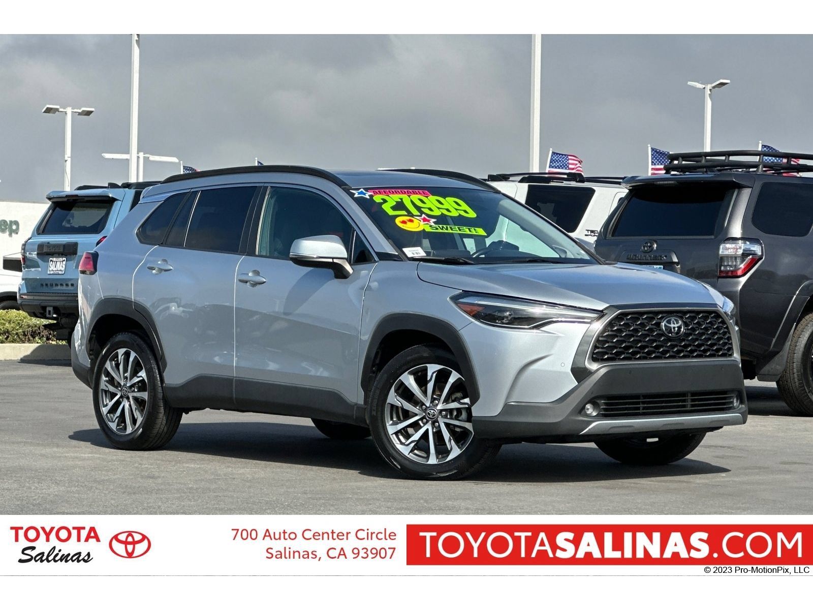 Used 2023 Toyota Corolla Cross XLE w/ Convenience Package AWD/4WD image 1