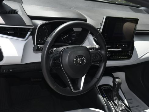 Used 2025 Toyota Corolla SE FWD image 8