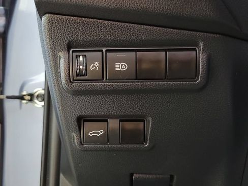 Used 2023 Toyota Corolla Cross XLE w/ Convenience Package FWD image 24