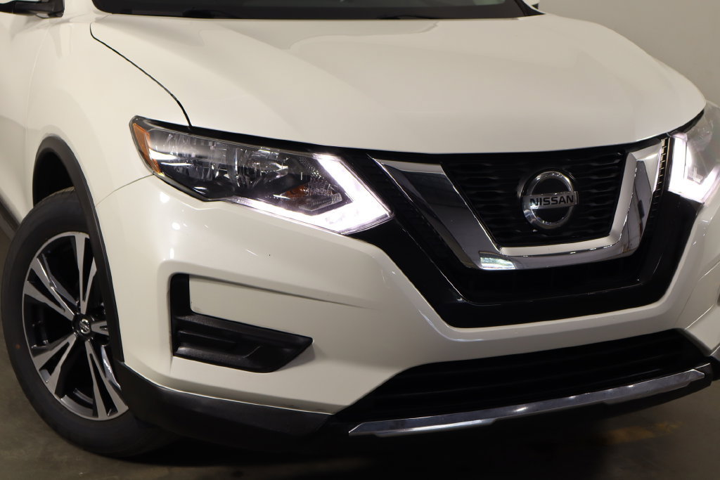 Used 2020 Nissan Rogue SV w/ Premium Package FWD image 44