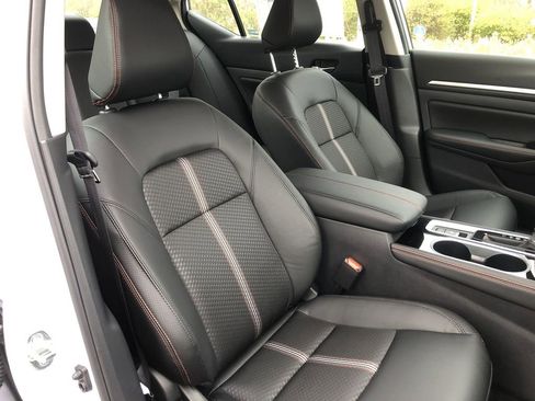 Certified 2025 Nissan Altima 2.5 SR image 18