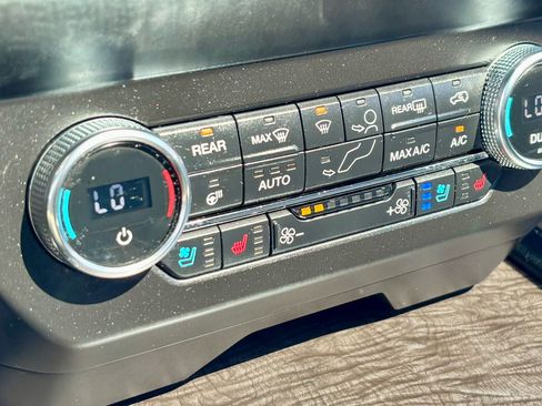 Used 2019 Ford Expedition Max Limited w/ Texas Edition Package image 27