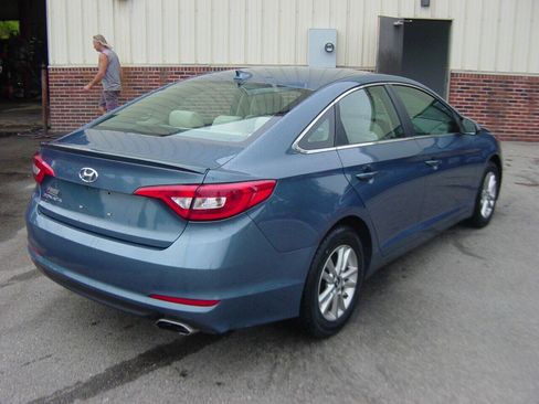 Used 2017 Hyundai Sonata SE FWD image 4