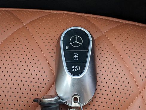 Used 2024 Mercedes-Benz S 580e 4MATIC Sedan image 27
