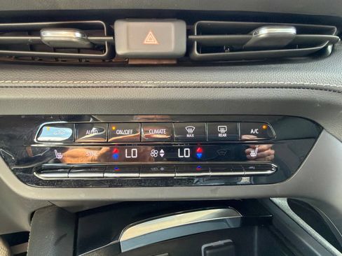 Used 2022 Buick Envision Preferred FWD image 21