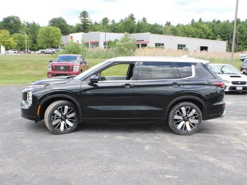 New 2025 Mitsubishi Outlander Platinum Edition image 6