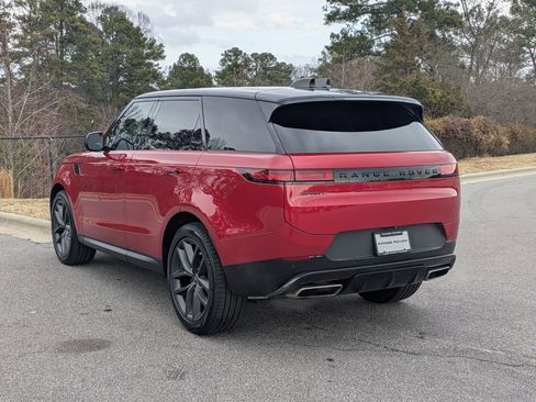 Used 2024 Land Rover Range Rover Sport SE image 7