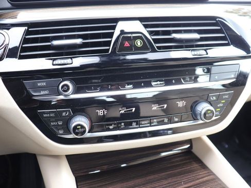 Used 2023 BMW 530i w/ Convenience Package RWD image 33