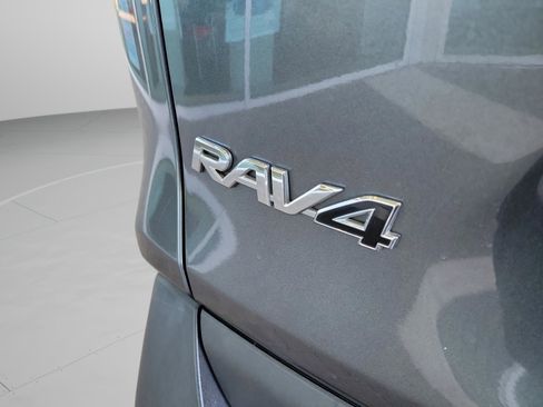 Used 2021 Toyota RAV4 LE image 43