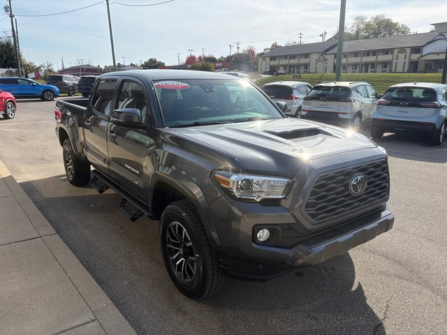 Used 2022 Toyota Tacoma TRD Sport AWD/4WD image 7