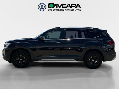 Used 2024 Volkswagen Atlas Peak Edition SE AWD/4WD image 2