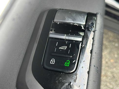 New 2025 Volvo EX90 Ultra w/ Protection Package Premier image 22