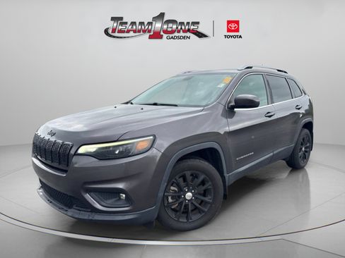 Used 2019 Jeep Cherokee Latitude Plus FWD image 4