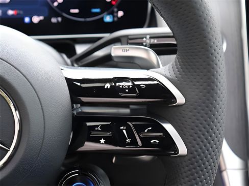 Certified 2025 Mercedes-Benz GLC 43 AMG GLC 43 AMG image 82