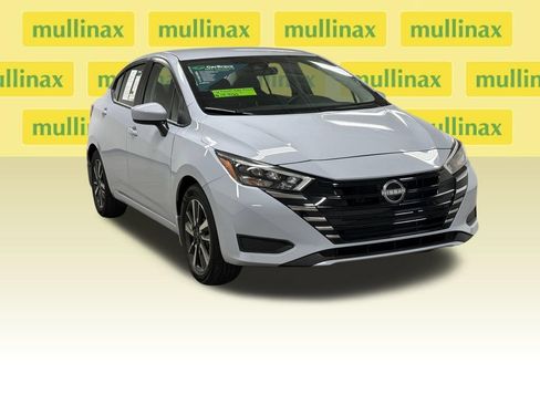 Used 2025 Nissan Versa SV w/ Trunk Package FWD image 2
