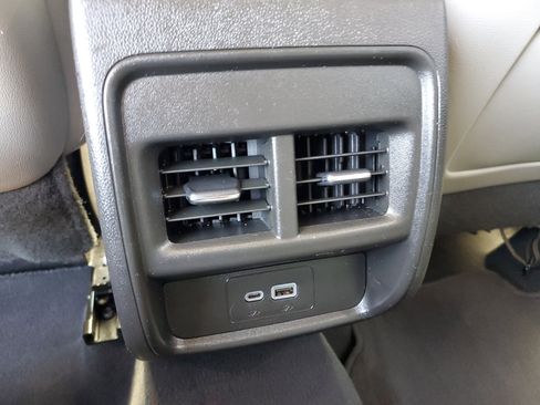 Used 2019 Cadillac XT4 Luxury image 37