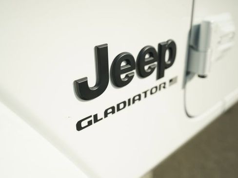 New 2025 Jeep Gladiator Sport image 37