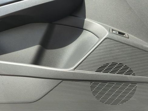 Used 2023 Volkswagen Taos SE image 27