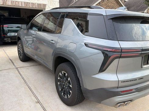 Used 2026 Chevrolet Traverse Z71 w/ Driver Confidence Package AWD/4WD image 2