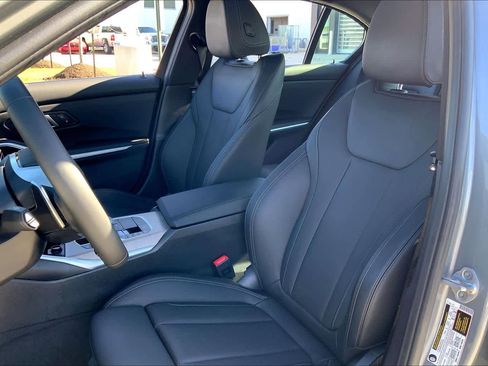 Certified 2025 BMW 330i Sedan image 8