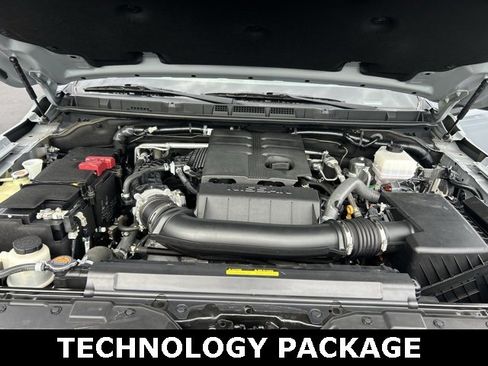 Used 2024 Nissan Frontier Pro-X w/ Technology Package image 11