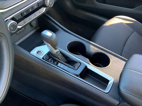 Used 2025 Nissan Altima 2.5 SV image 17