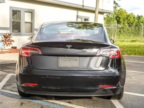 Used 2018 Tesla Model 3 Long Range RWD image 5