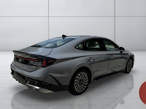 Used 2025 Hyundai Sonata SEL FWD image 10