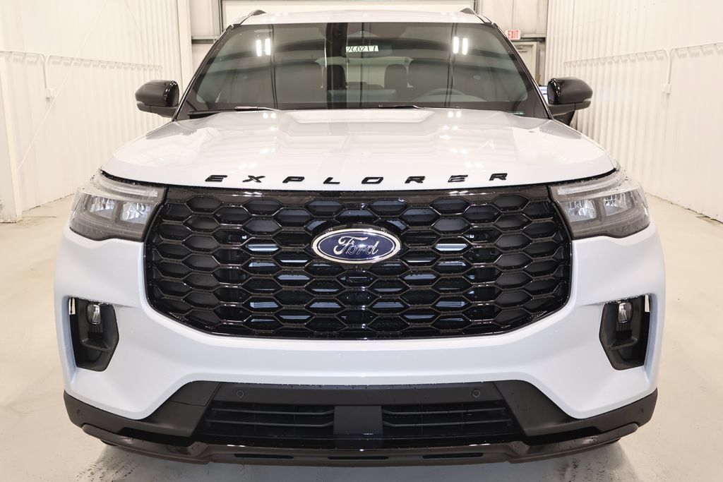 New 2026 Ford Explorer ST-Line w/ ST-Line Street Pack AWD/4WD image 3