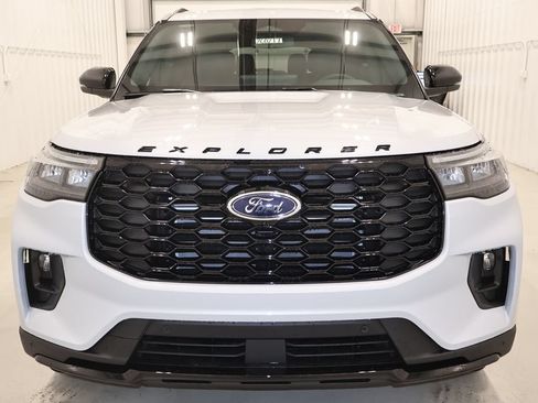 New 2026 Ford Explorer ST-Line w/ ST-Line Street Pack AWD/4WD image 3