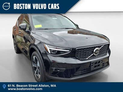 New 2026 Volvo XC40 B5 Plus w/ Protection Package Premier