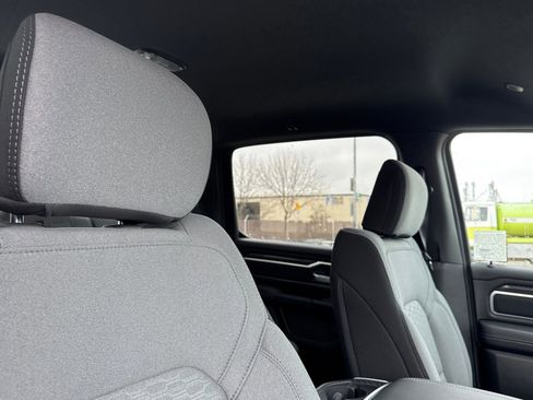 New 2026 RAM 1500 4x4 Crew Cab image 15