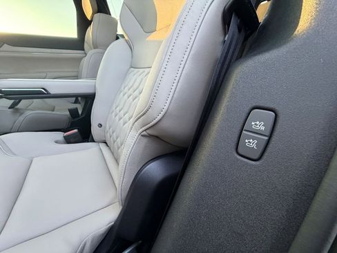 Used 2025 Volvo EX90 Ultra AWD/4WD image 22