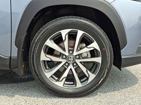Certified 2022 Toyota Corolla Cross XLE w/ Convenience Package AWD/4WD image 9