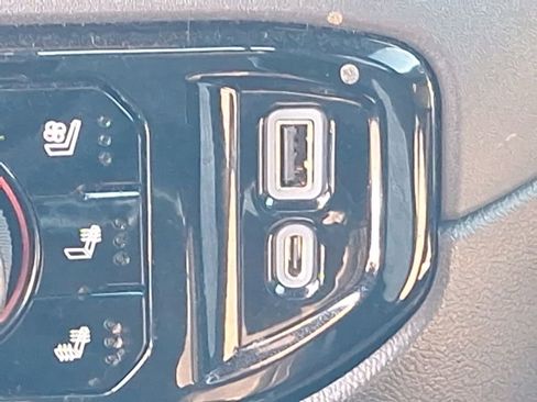 Used 2023 Chevrolet Silverado 1500 ZR2 image 41