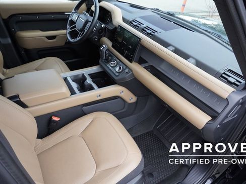 Used 2025 Land Rover Defender 110 V8 AWD/4WD image 22
