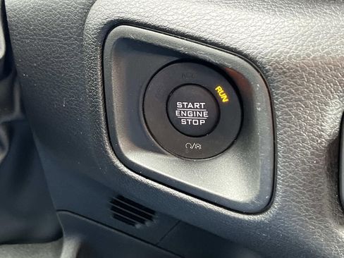 Used 2024 Jeep Gladiator Sport image 31