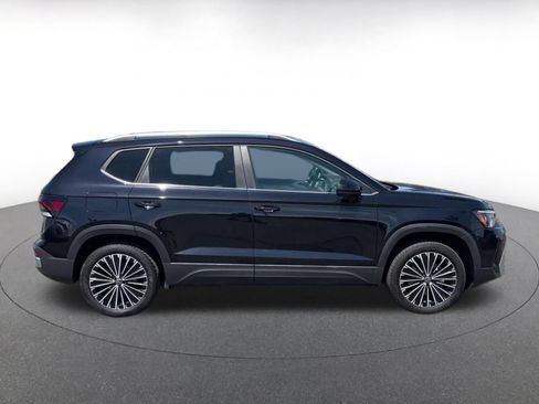 Used 2026 Volkswagen Taos SE FWD image 13