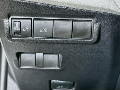 Used 2025 Toyota Corolla Cross L FWD image 16