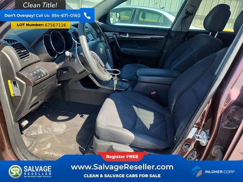 Used 2013 Kia Sorento LX w/ Convenience Pkg FWD image 9