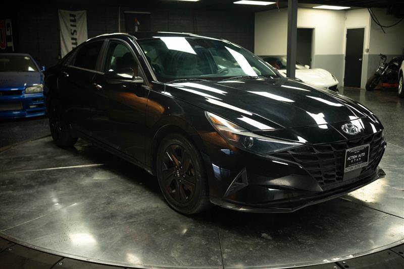 Used 2022 Hyundai Elantra SEL w/ Convenience Package FWD image 5