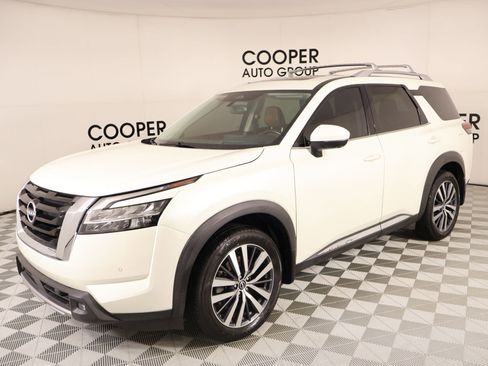 Used 2022 Nissan Pathfinder Platinum w/ Cargo Package AWD/4WD image 10