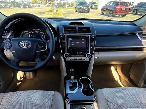 Used 2013 Toyota Camry L image 13