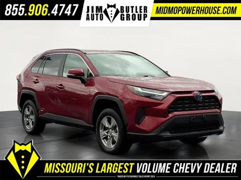 Used 2024 Toyota RAV4 XLE w/ Convenience Package image 11