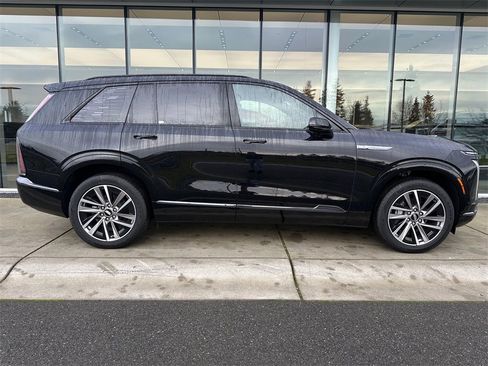 New 2026 Cadillac Vistiq Sport image 6