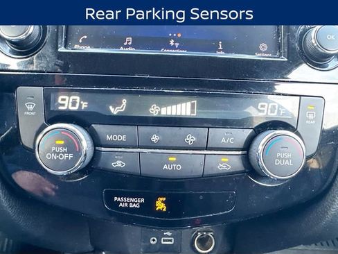 Used 2020 Nissan Rogue SV image 17