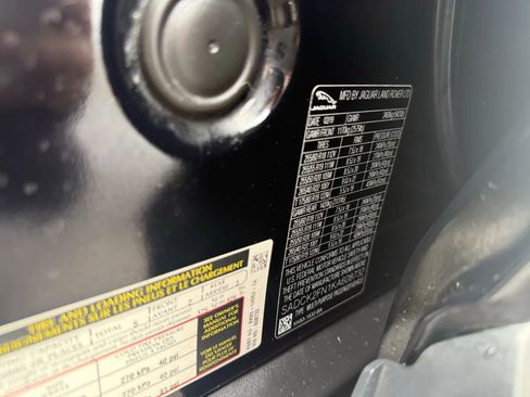 Used 2019 Jaguar F-PACE Prestige image 41