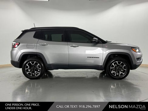 Used 2020 Jeep Compass Trailhawk AWD/4WD image 4