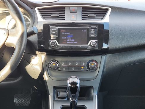 Used 2016 Nissan Sentra SV image 19