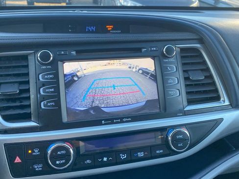 Used 2016 Toyota Highlander Plus image 17